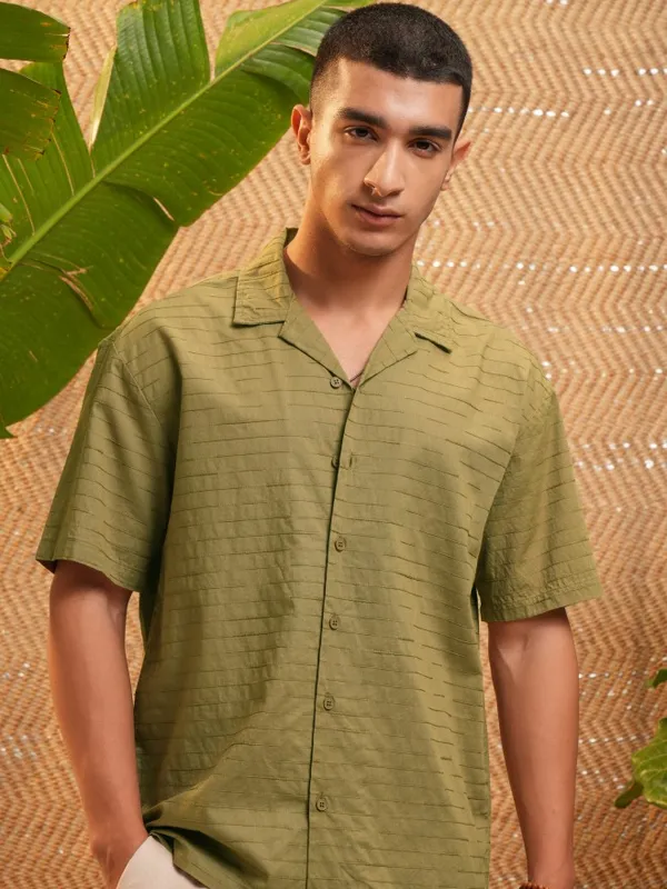 Highlander Men Green Textured Relaxed Fit Casual Shirt