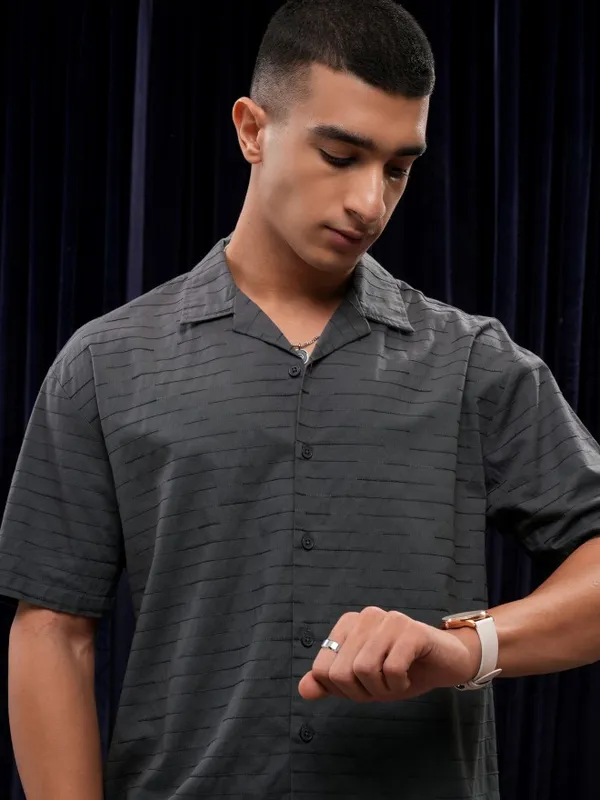 Highlander Men Grey Textured Relaxed Fit Casual Shirt