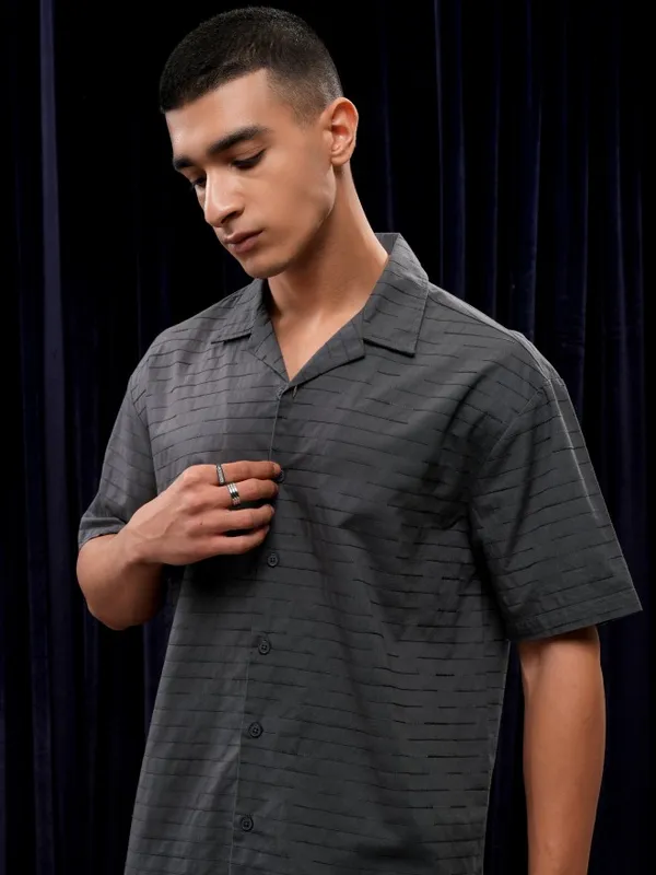 Highlander Men Grey Textured Relaxed Fit Casual Shirt