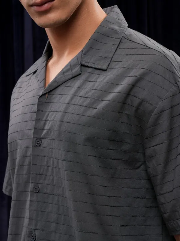 Highlander Men Grey Textured Relaxed Fit Casual Shirt