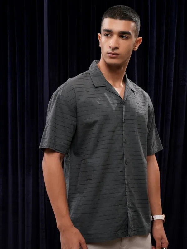 Highlander Men Grey Textured Relaxed Fit Casual Shirt