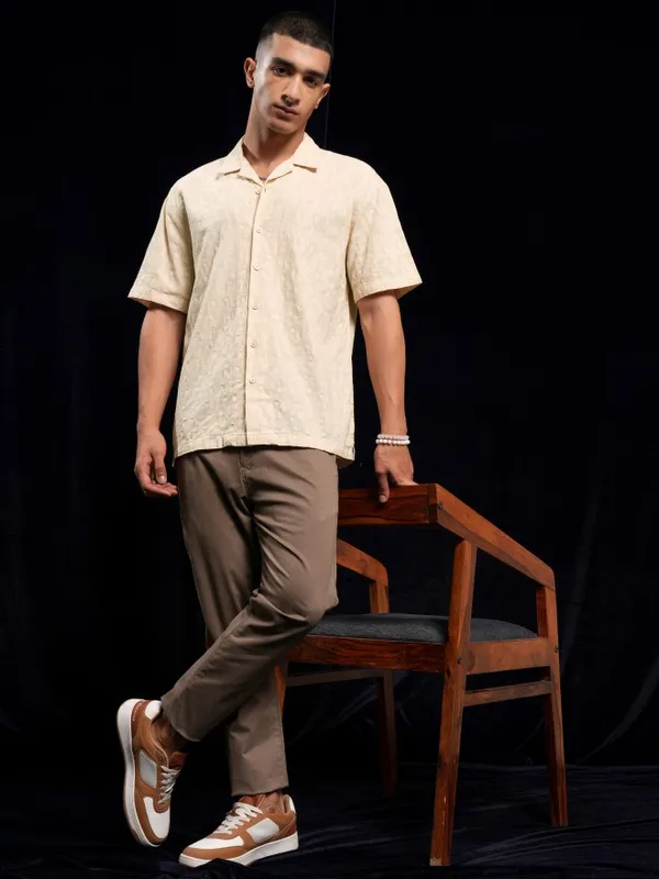 Highlander Men Cream Textured Relaxed Fit Casual Shirt