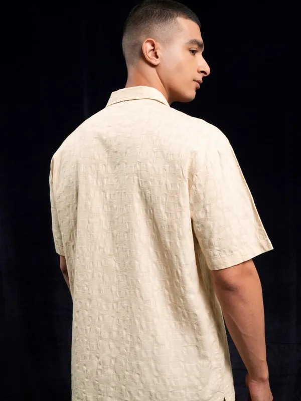 Highlander Men Cream Textured Relaxed Fit Casual Shirt