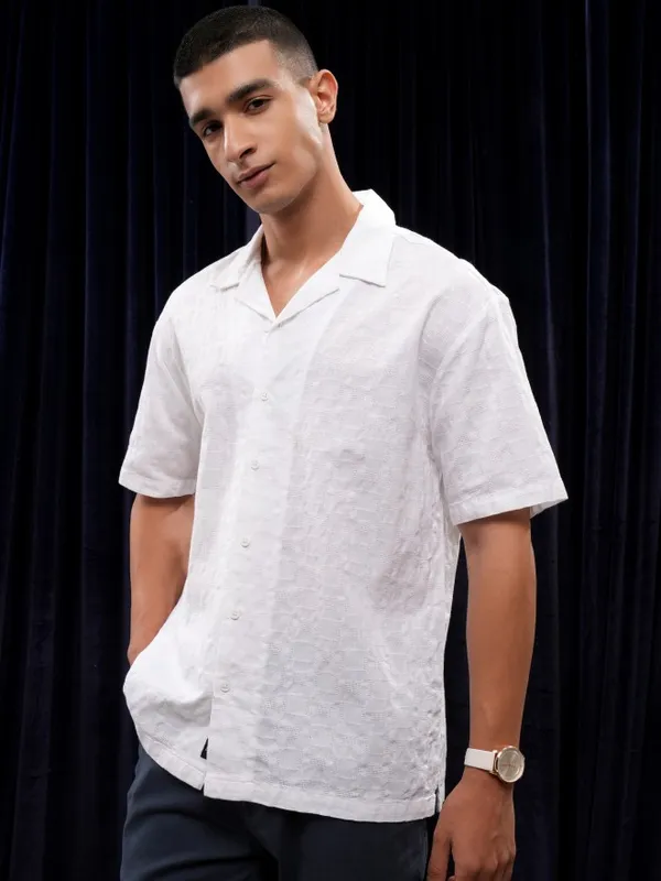 Highlander Men White Self Design Relaxed Fit Casual Shirt