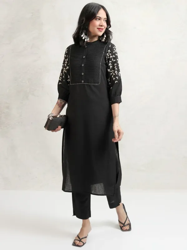Vishudh Women Black Embroidered Kurta With Trousers
