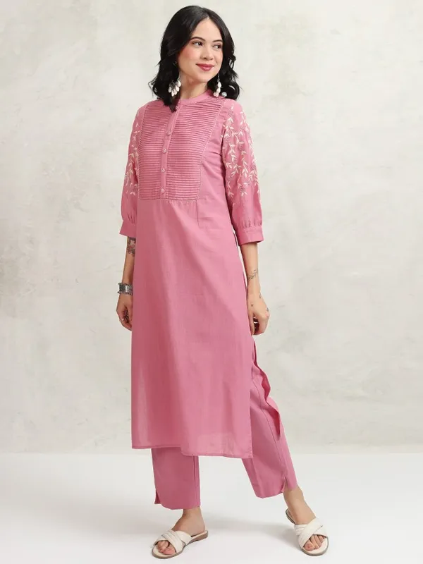 Vishudh Women Pink Embroidered Kurta With Trousers