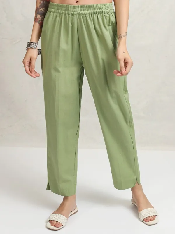 Vishudh Women Green Embroidered Kurta With Trousers