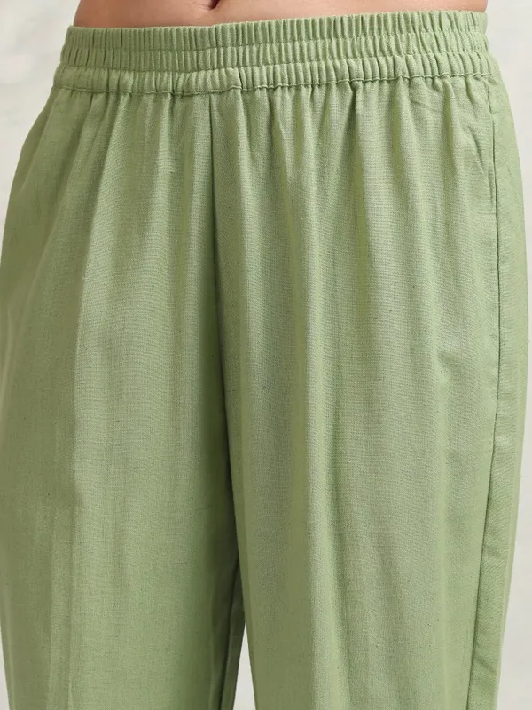 Vishudh Women Green Embroidered Kurta With Trousers