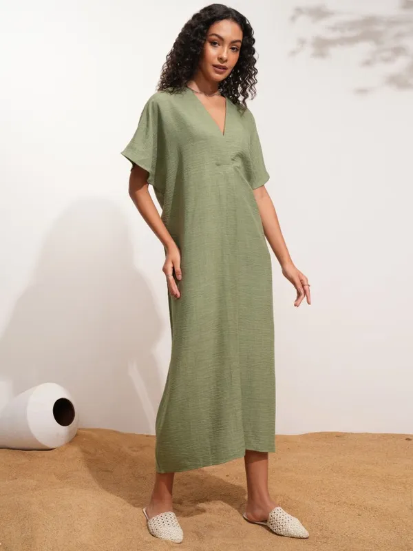 Tokyo Talkies Women Green Solid Kaftan Dress