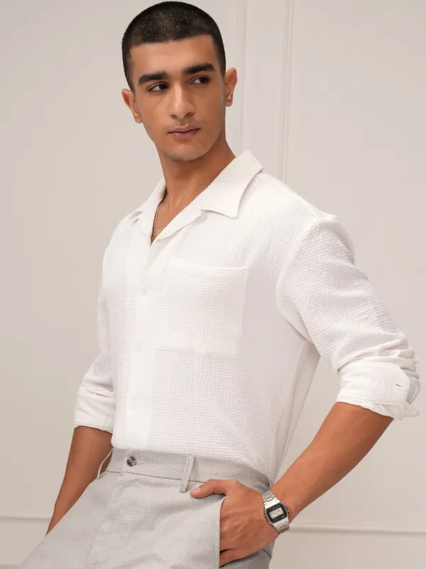 Highlander Men White Textured Relaxed Fit Casual Shirt