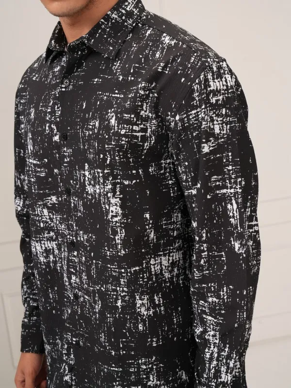 Highlander Men Black Printed Relaxed Fit Casual Shirt