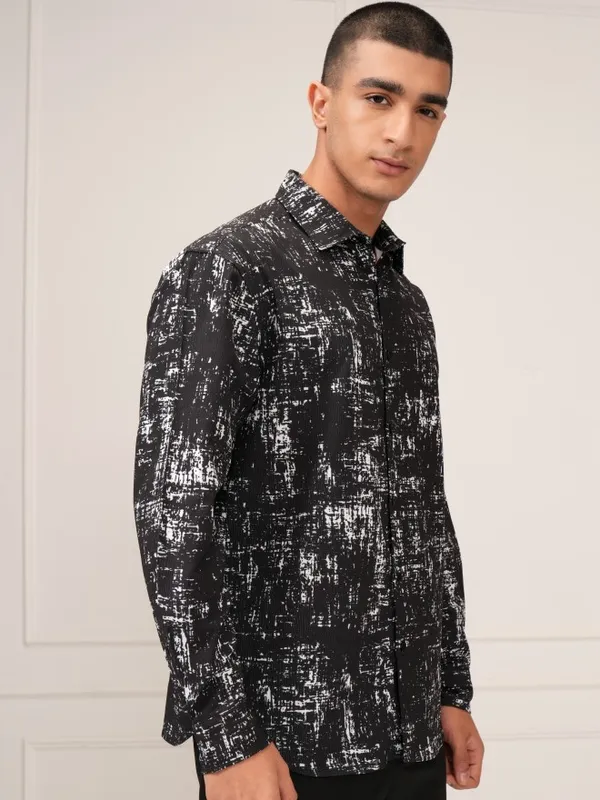 Highlander Men Black Printed Relaxed Fit Casual Shirt