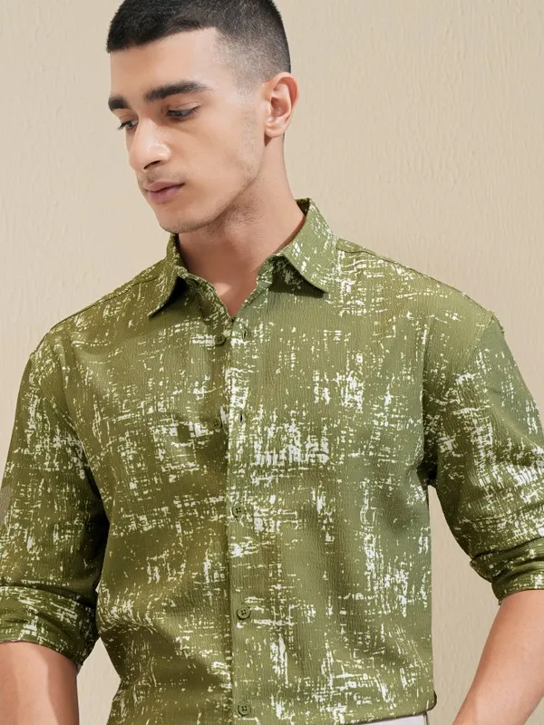 Highlander Men Olive Printed Relaxed Fit Casual Shirt