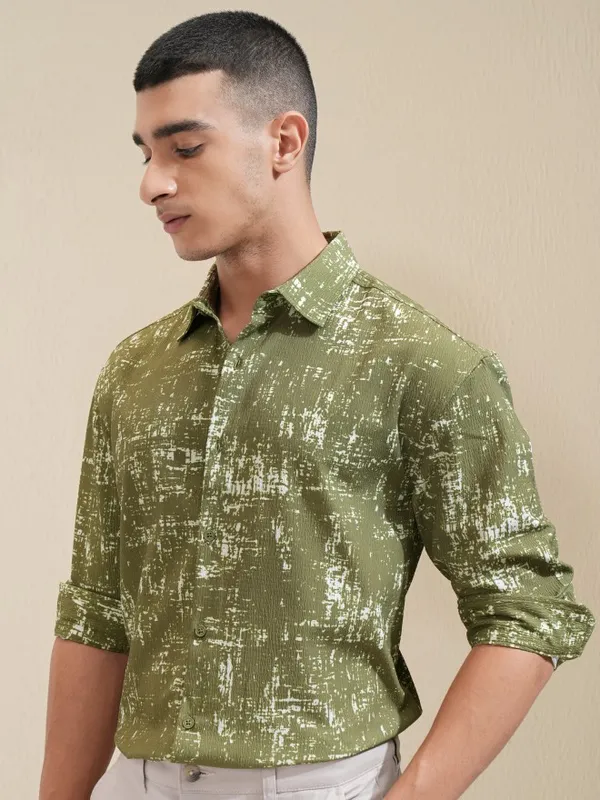 Highlander Men Olive Printed Relaxed Fit Casual Shirt