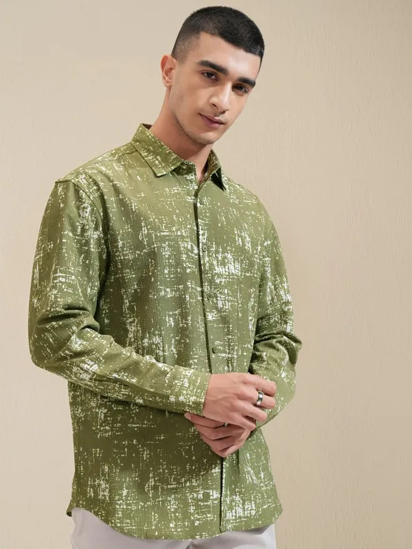 Highlander Men Olive Printed Relaxed Fit Casual Shirt