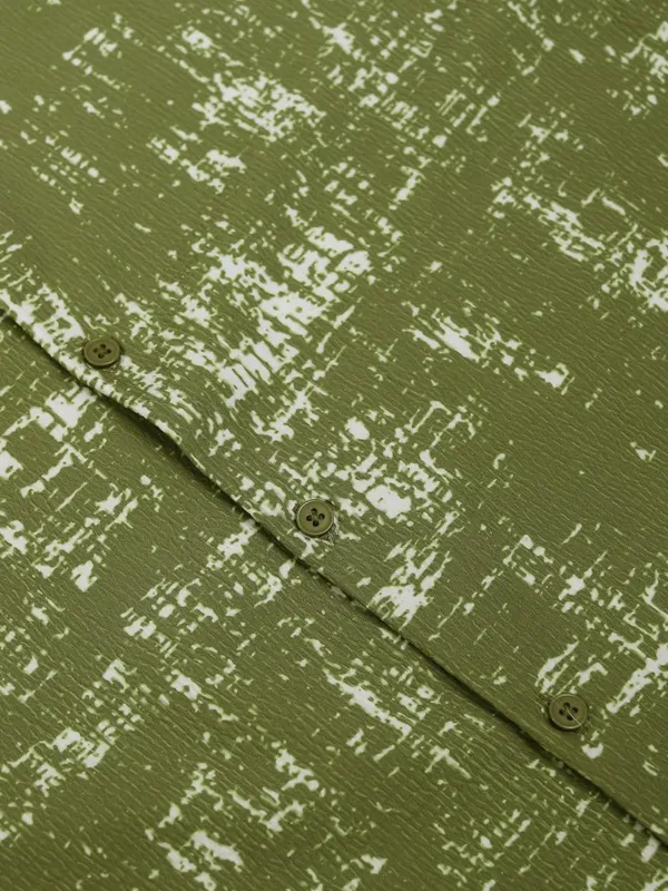 Highlander Men Olive Printed Relaxed Fit Casual Shirt