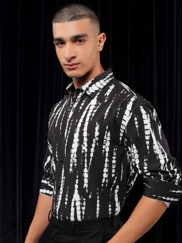 Highlander Men Black Printed Relaxed Fit Casual Shirt