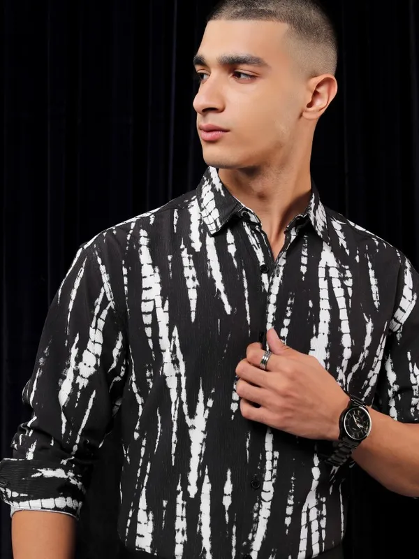 Highlander Men Black Printed Relaxed Fit Casual Shirt