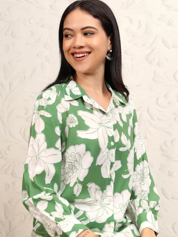 Vishudh Women Green Shirt With Trouser