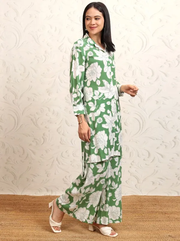 Vishudh Women Green Shirt With Trouser