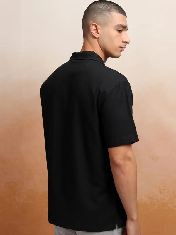 Highlander Men Black Textured Relaxed Fit Casual Shirt