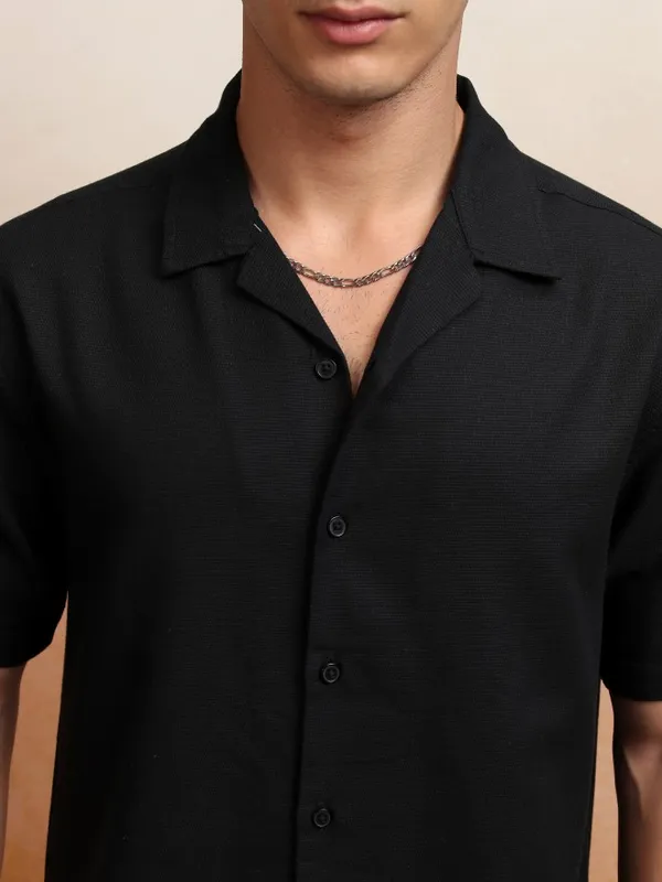 Highlander Men Black Textured Relaxed Fit Casual Shirt