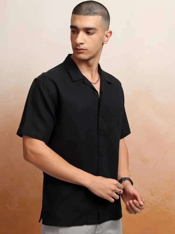 Highlander Men Black Textured Relaxed Fit Casual Shirt