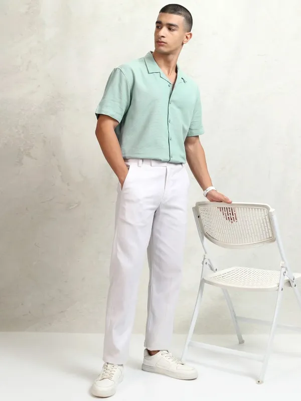 Highlander Men Green Solid Relaxed Fit Casual Shirt