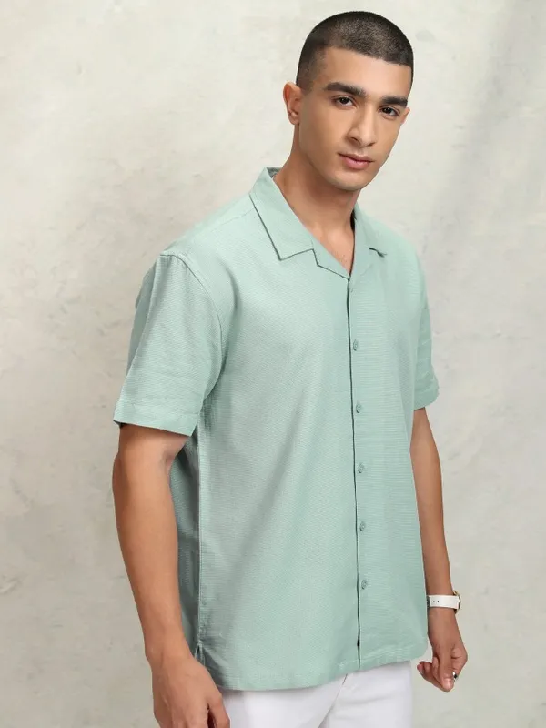 Highlander Men Blue Solid Relaxed Fit Casual Shirt
