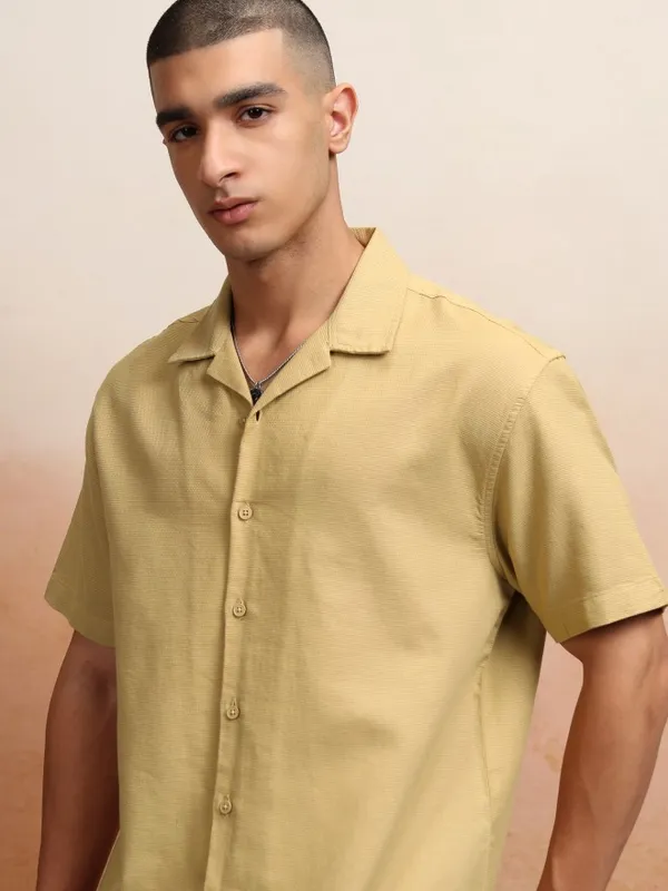 Highlander Men Mustard Solid Relaxed Fit Casual Shirt