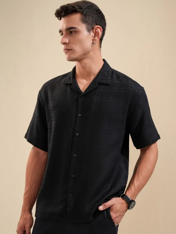 Highlander Men Black Textured Relaxed Fit Casual Shirt