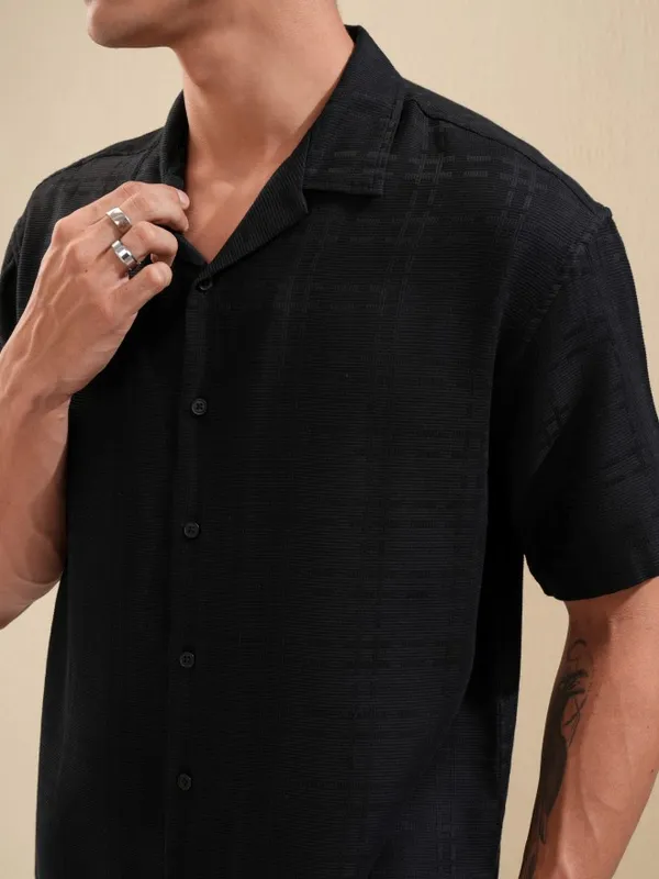 Highlander Men Black Textured Relaxed Fit Casual Shirt