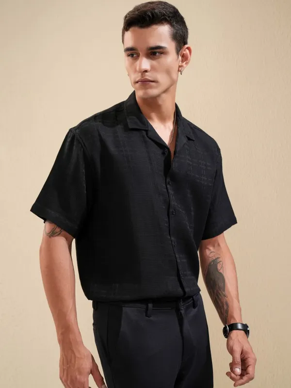 Highlander Men Black Textured Relaxed Fit Casual Shirt