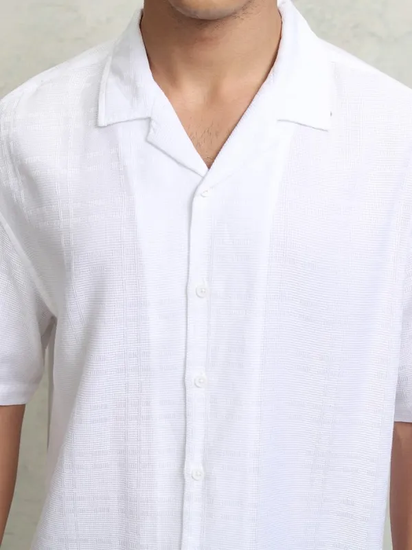 Highlander Men White Self Design Oversized Fit Casual Shirt