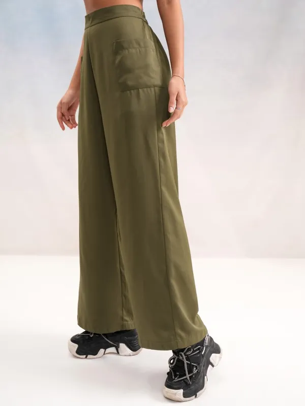 Tokyo Talkies Women Olive Solid Wide Leg Casual Trouser