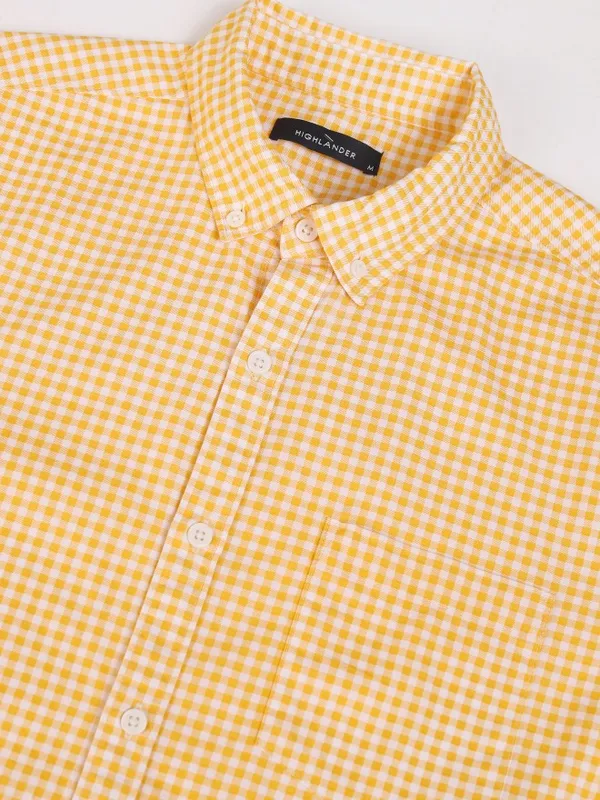 Highlander Men Yellow Checked Regular Fit Casual Shirt