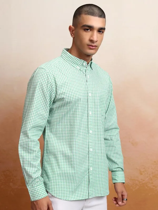 Highlander Men Green Checked Regular Fit Casual Shirt