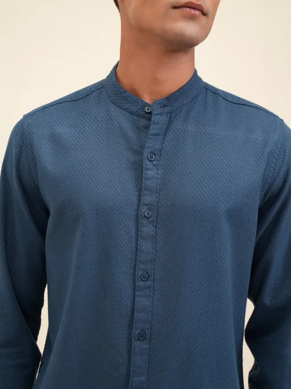 Locomotive Men Teal Self Design Regular Fit Casual Shirt