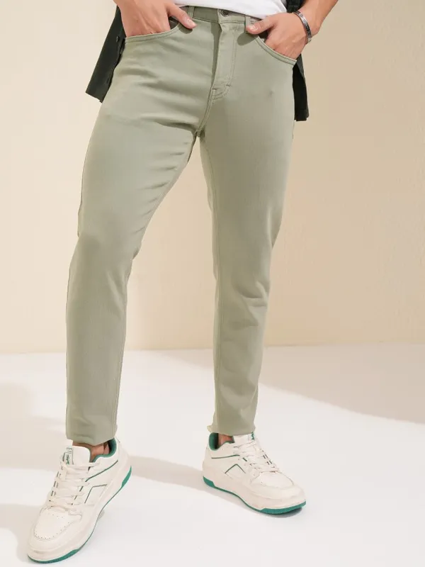 Men Tapered Fit Jeans