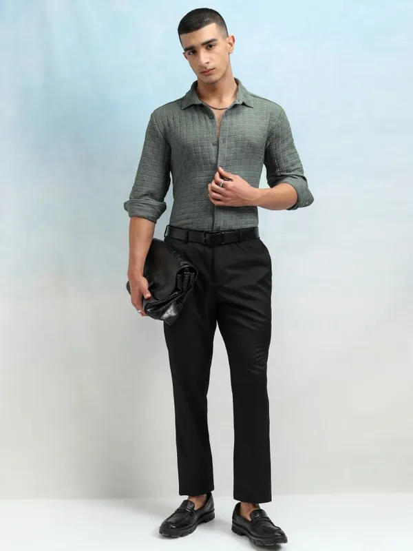 Highlander Men Olive Popcorn Textured Solid Casual Regular Fit Shirt