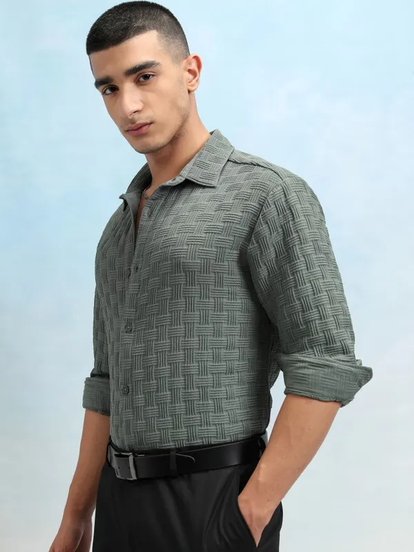 Highlander Men Olive Popcorn Textured Solid Casual Regular Fit Shirt