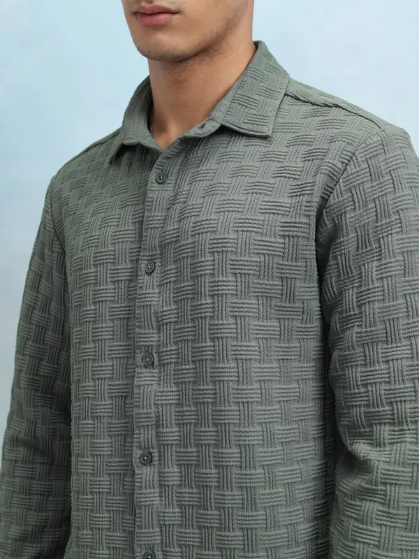 Highlander Men Olive Popcorn Textured Solid Casual Regular Fit Shirt