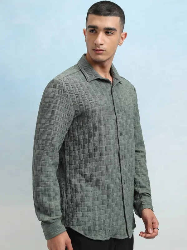 Highlander Men Olive Popcorn Textured Solid Casual Regular Fit Shirt