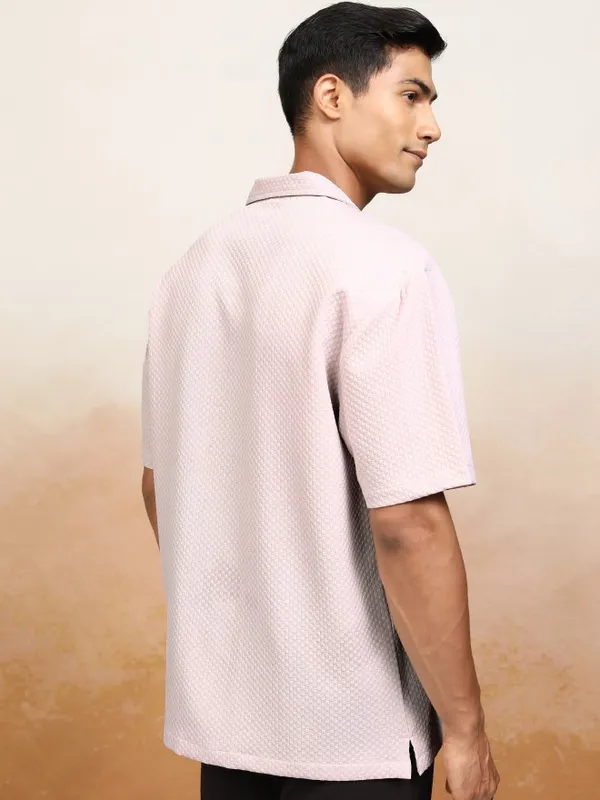 Highlander Men Pink Textured Relaxed Fit Casual Shirt