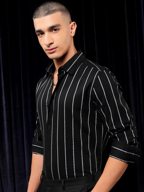 Highlander Men Black Striped Regular Fit Casual Shirt