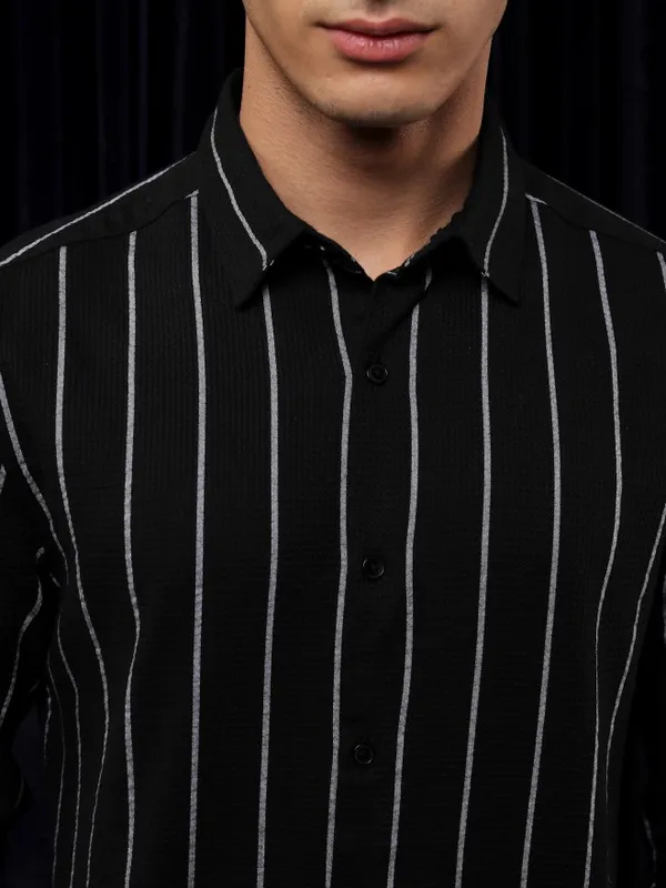 Highlander Men Black Striped Regular Fit Casual Shirt