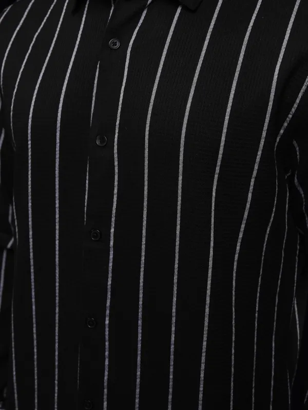 Highlander Men Black Striped Regular Fit Casual Shirt