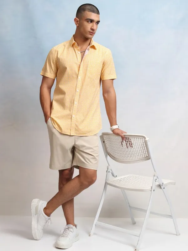 Highlander Men Yellow Checked Regular Fit Casual Shirt