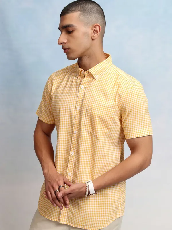 Highlander Men Yellow Checked Regular Fit Casual Shirt