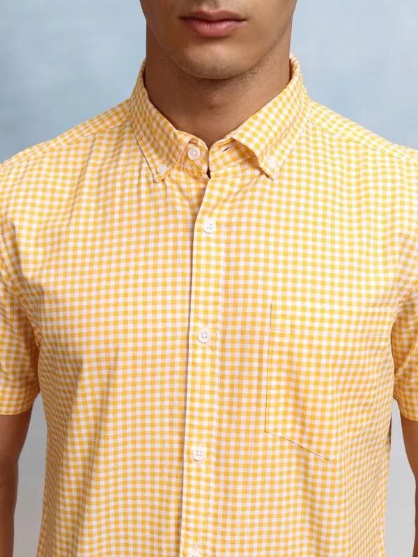 Highlander Men Yellow Checked Regular Fit Casual Shirt